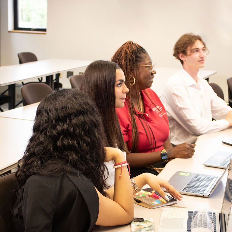 School of Business-Camden Dean's Leadership Council Scholarship 