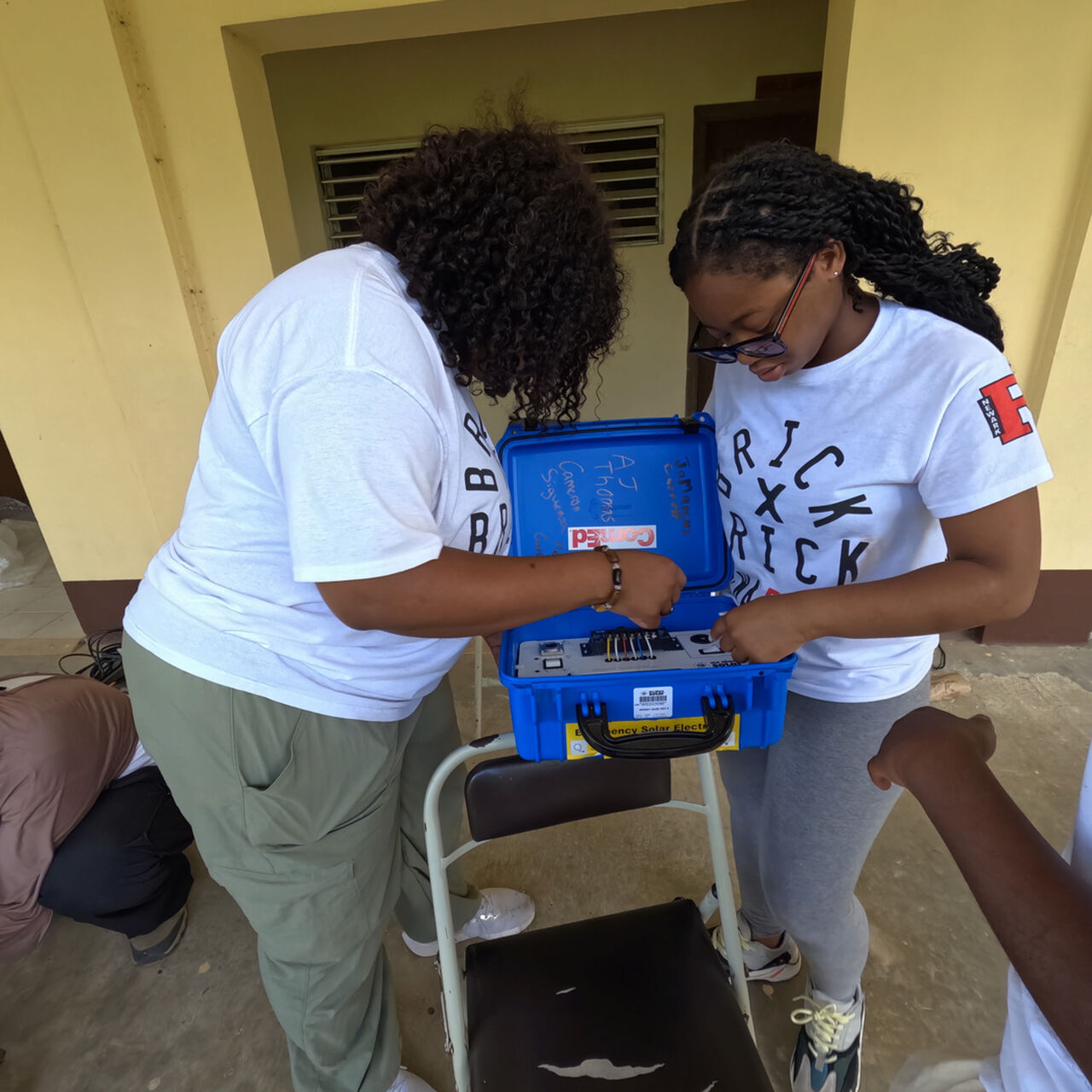 OGIEL Solar Suitcase Fund  image number 3