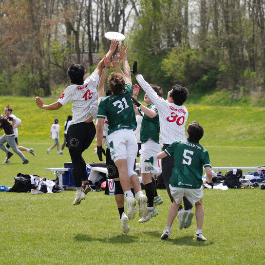 Rutgers Ultimate Frisbee Men’s Sports Club image number 2
